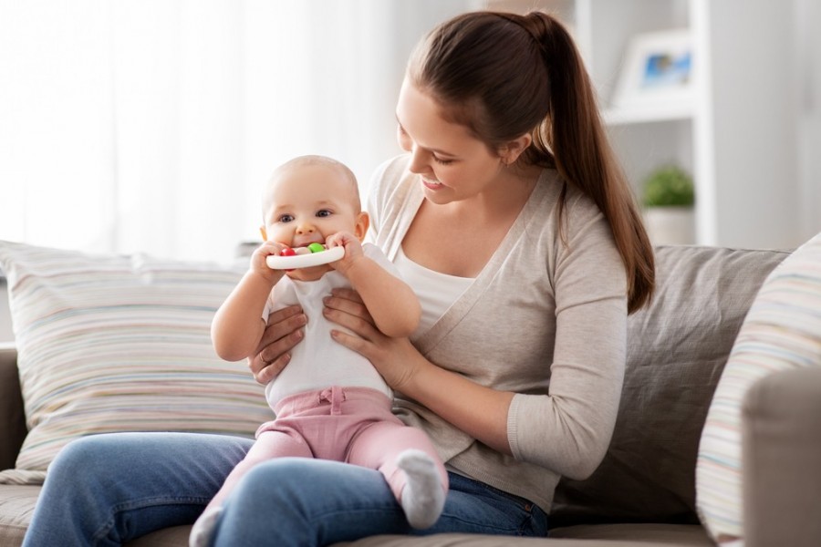 Quand et comment se développe la dentition chez un bébé ?