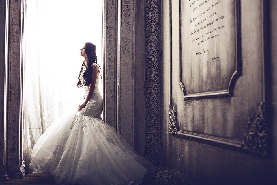 Robe de mariée princesse : où trouver la tenue de mariage de vos rêves à Paris ?